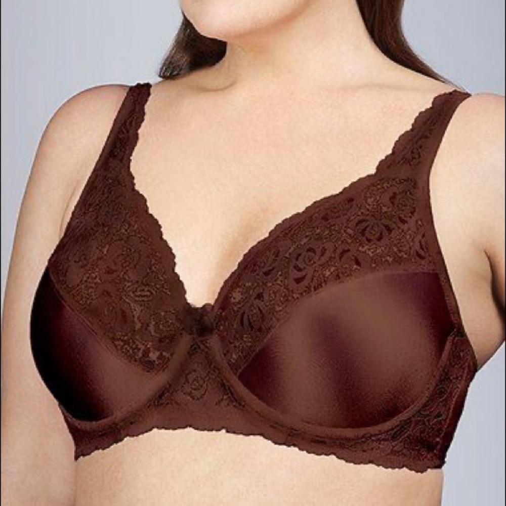 ✨2/$20✨ NWT BODY NATURALS Lace Satin Underwire Bra